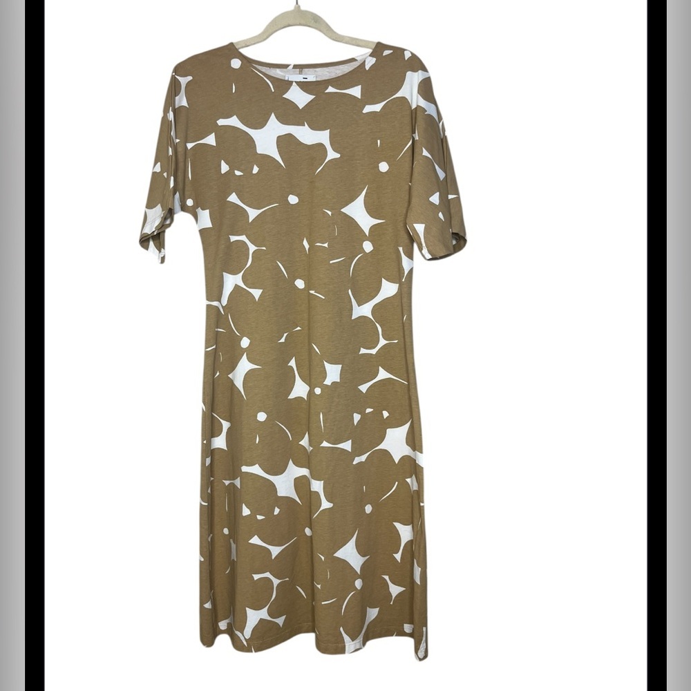 NIŪ Casual White and Tan floral Sheath Midi Dress with Crew Neck size M